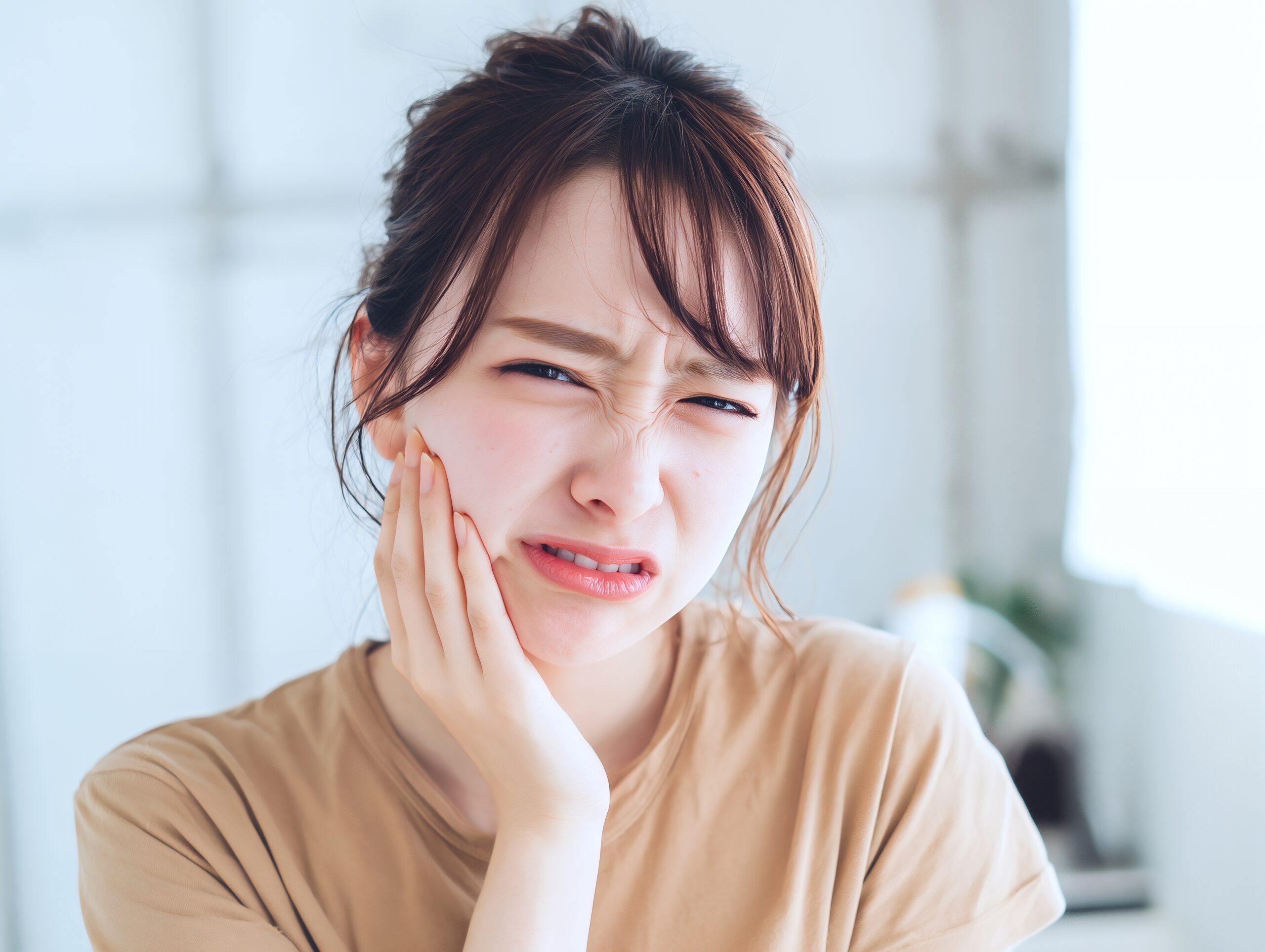 ボトックス治療で歯ぎしり・食いしばりは治る？矯正治療との違い・費用・メリットなどを徹底解説