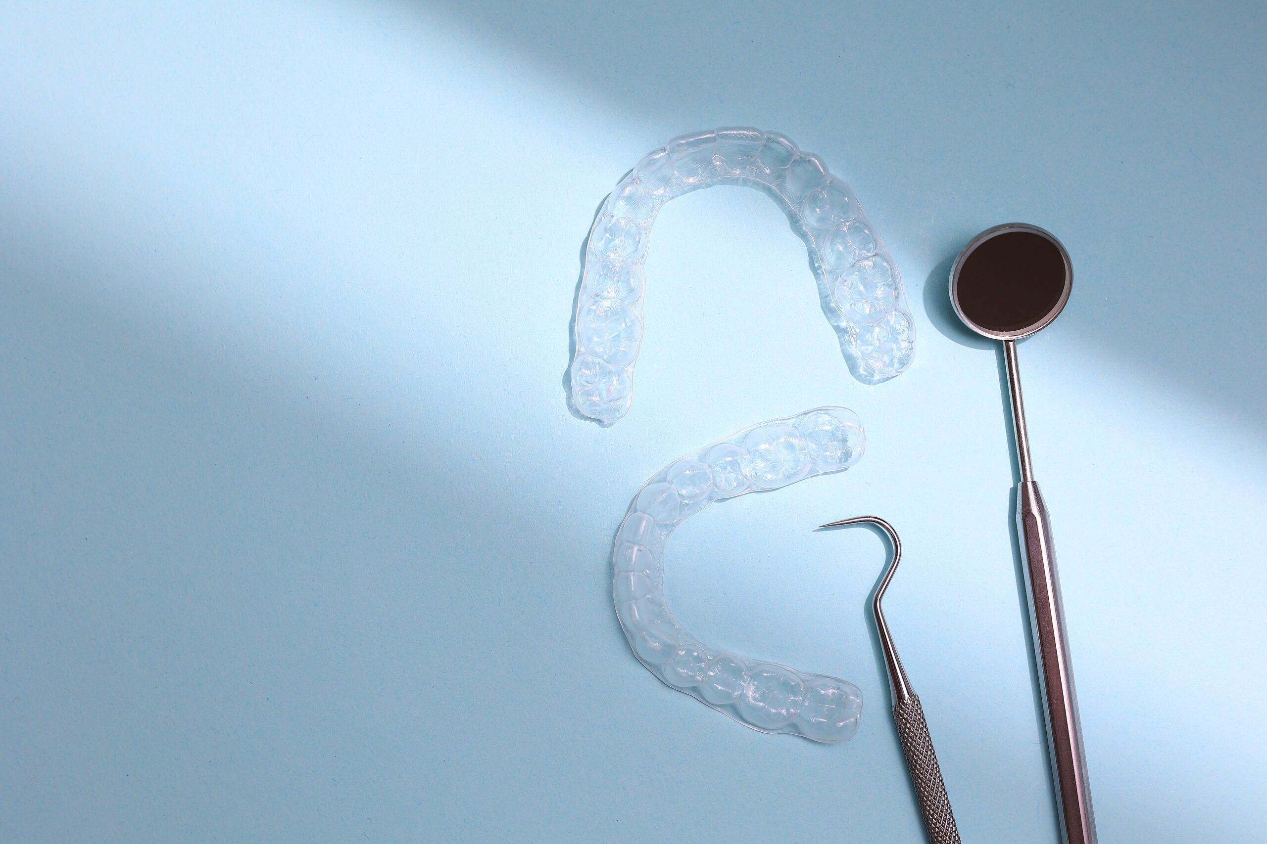 マウスピース矯正での作り直しはなぜある？治療計画変更の理由や費用、期間について徹底解説